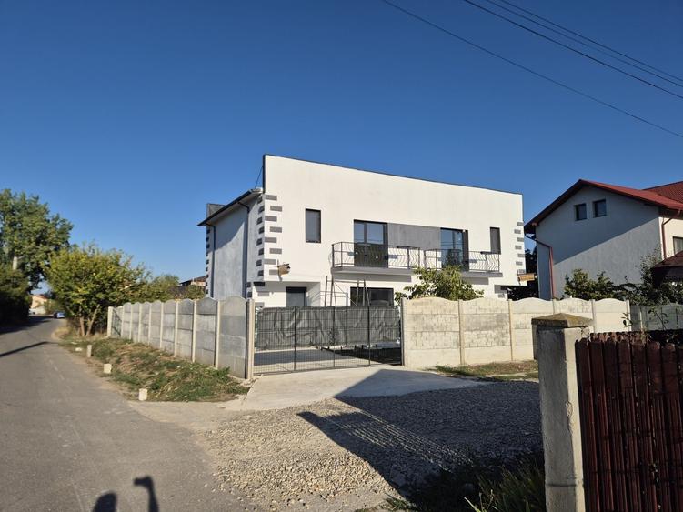 Casă cu 3 camere în Olteni