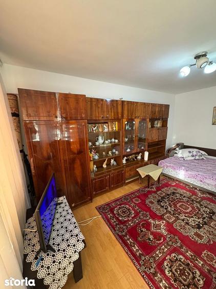 Apartament cu 3 camere decomandat în Sat Vacanță