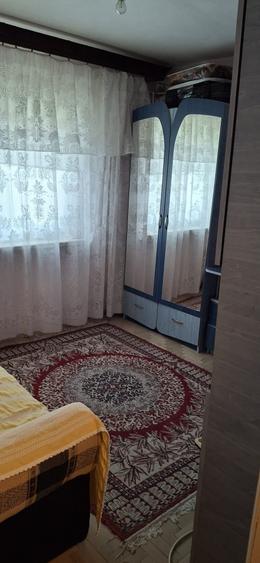 Apartament cu 3 camere decomandat în Est