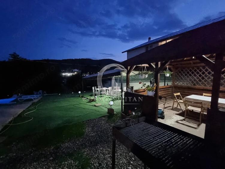 Casă cu 2 camere cu Teren 2000 Mp în Sărata