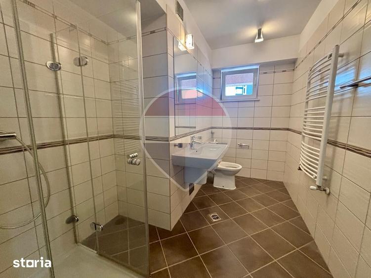 Apartament cu 4 camere în Eminescu