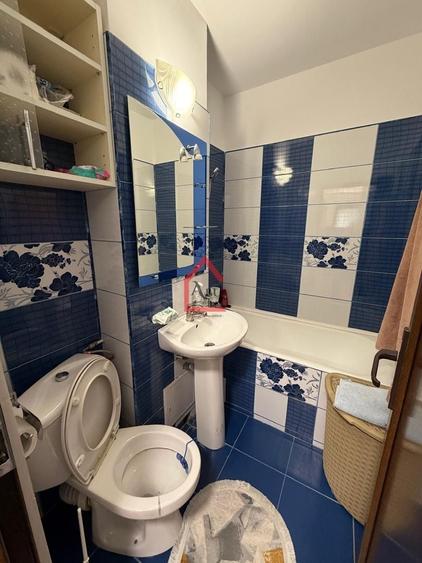 Apartament cu 3 camere decomandat, mobilat în Mircea cel Bătrân