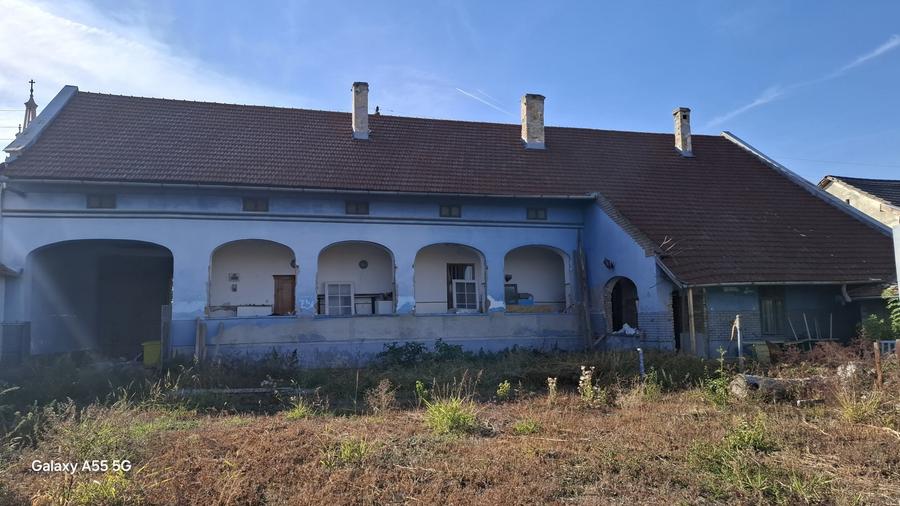 Casă individuală cu 4 camere cu Canalizare în Nădlac