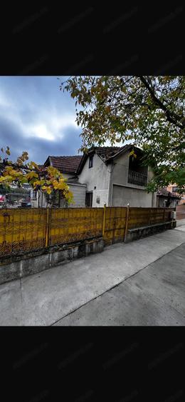 Casă cu 4 camere cu Teren 488 Mp în Plopi