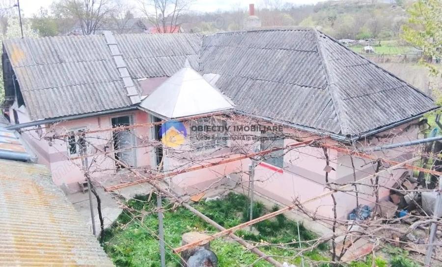Casă cu 3 camere cu Teren 1419 Mp în Central