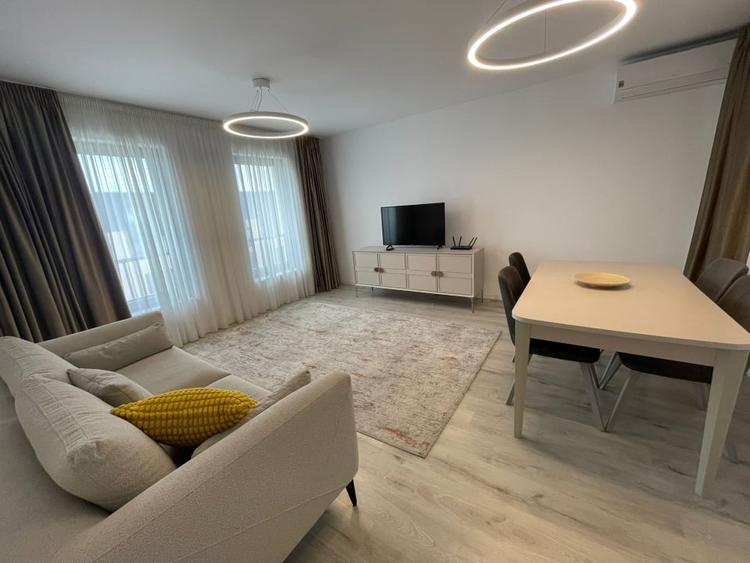 Apartament cu 3 camere decomandat, mobilat în Pipera