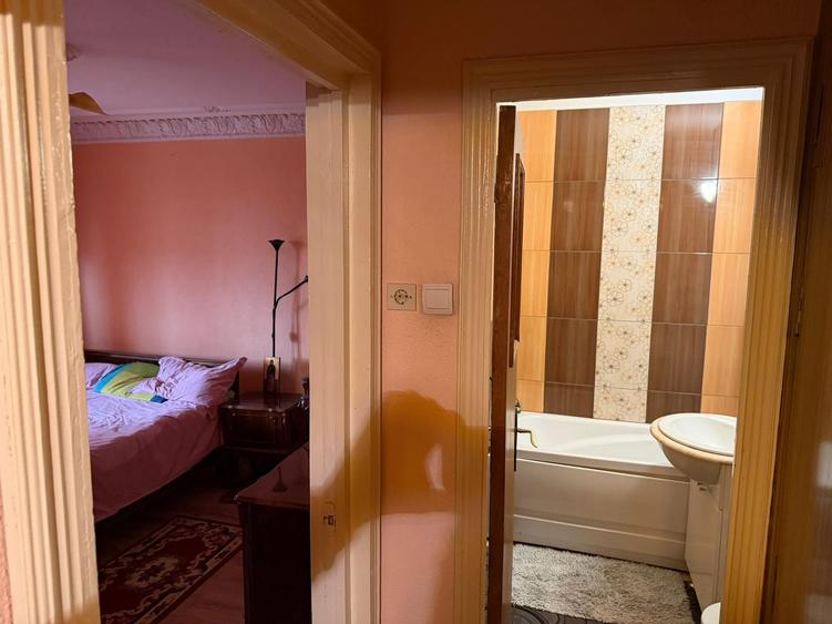 Apartament cu 3 camere decomandat în Km 4-5