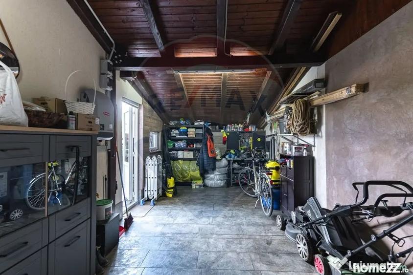 Casă cu 5 camere cu Teren 440 Mp în Bartolomeu