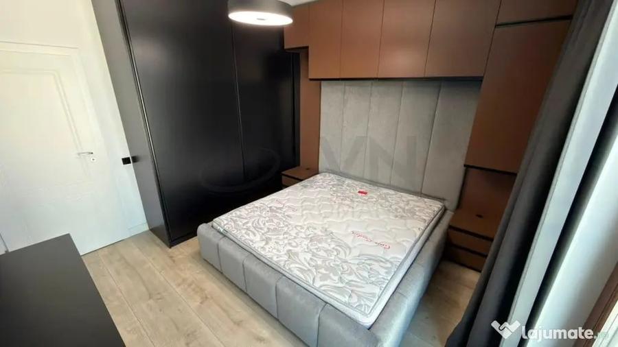 Apartament cu 3 camere semidecomandat în Sisești