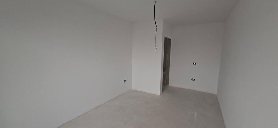 Duplex cu 4 camere cu Canalizare în Dumbrăvița
