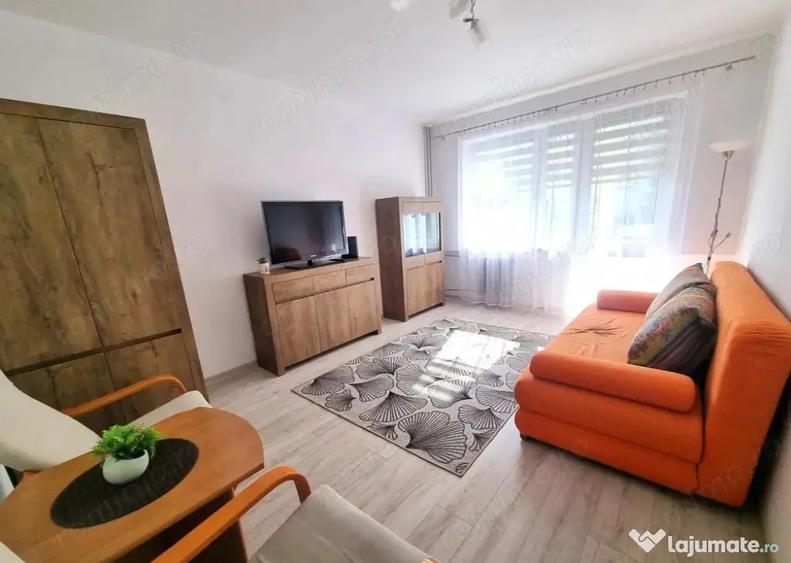 Apartament cu 2 camere semidecomandat în Gara de Nord