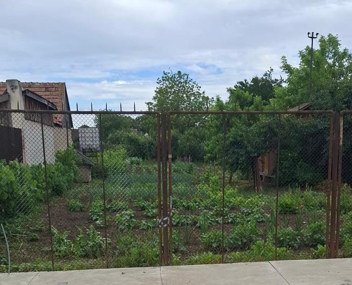 Teren Construcții intravilan de 1000 mp, în Central