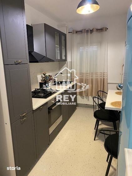 Apartament cu 3 camere, mobilat în Sub Arini