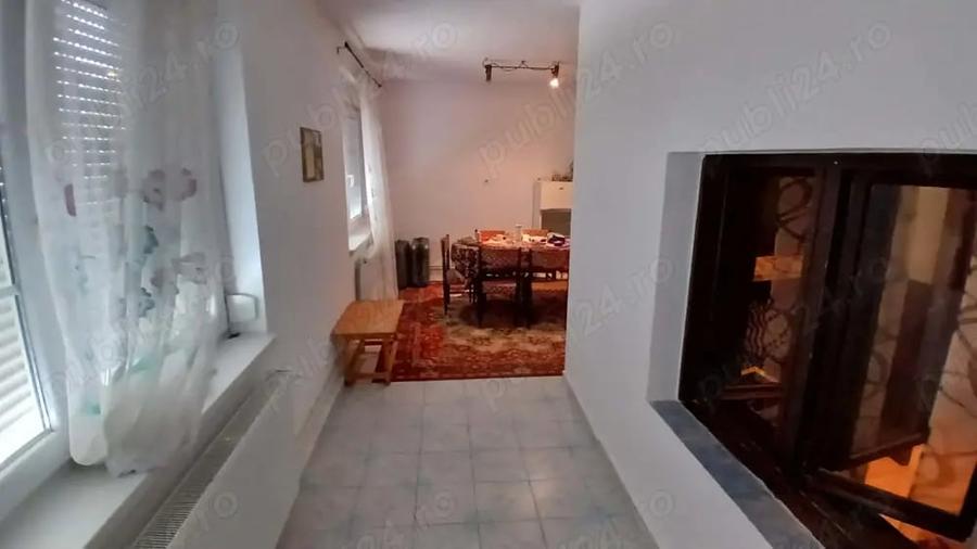 Casă cu 8 camere cu Teren 450 Mp în Central