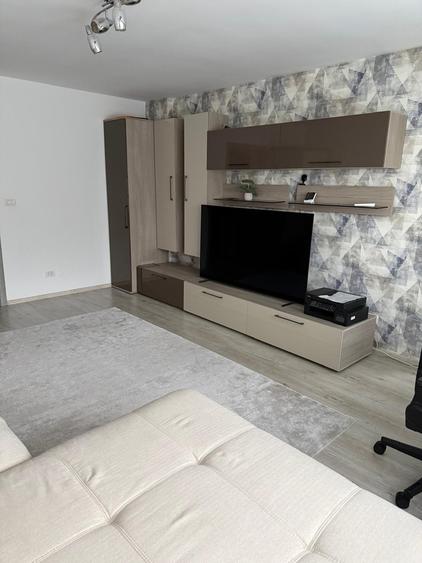 Apartament cu 3 camere decomandat în 13 Septembrie
