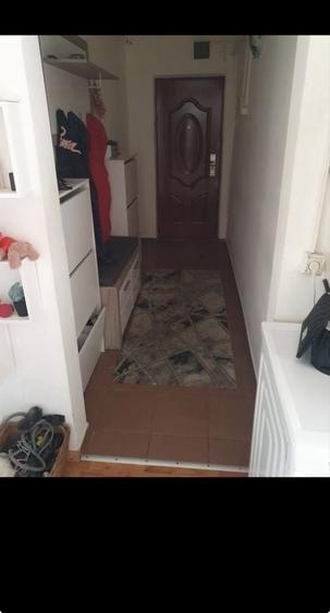 Apartament cu 3 camere semidecomandat în Dărmănești