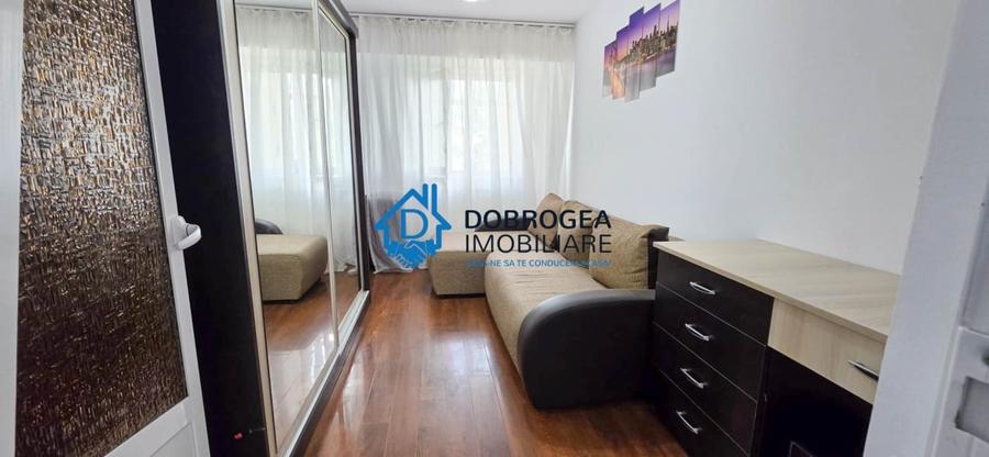 Apartament cu 4 camere decomandat, mobilat în E3