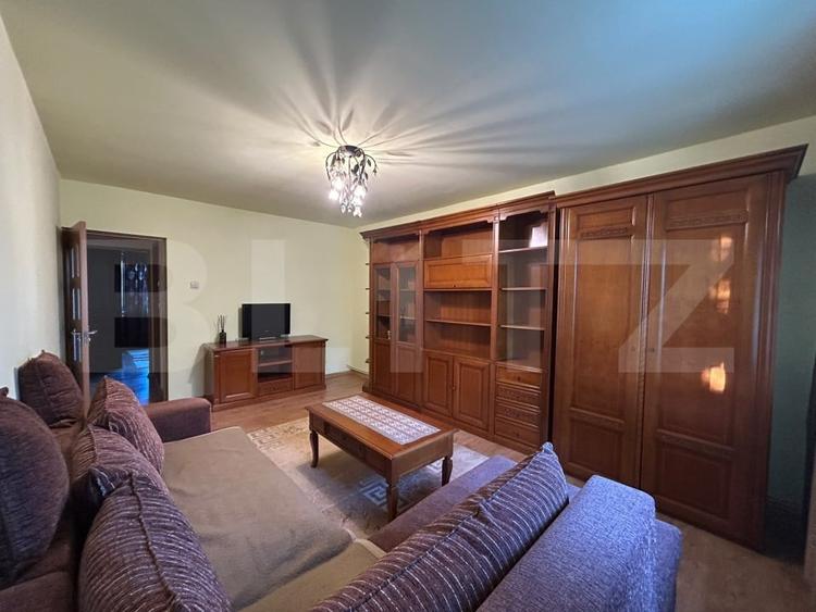 Apartament cu 2 camere semidecomandat, mobilat în Zorilor