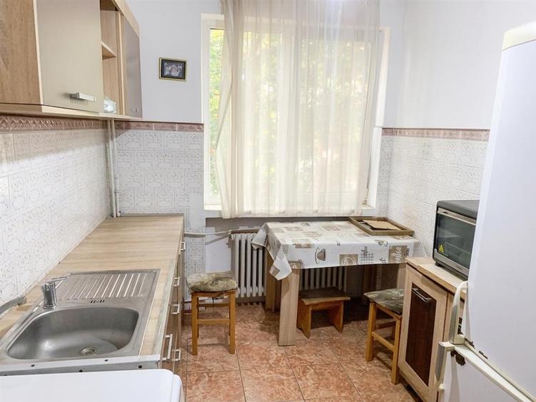 Apartament cu 2 camere semidecomandat în Centru Civic