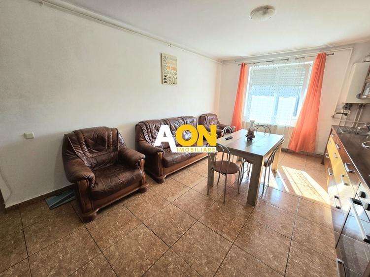 Apartament cu 4 camere decomandat, mobilat în Cetate