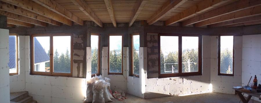 Casă cu 4 camere în Novaci