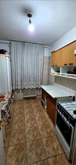 Apartament 2 camere, semidecomandat - Craiovei - 2