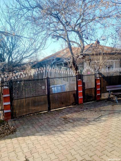 Vand, schimb casa la curte - 6