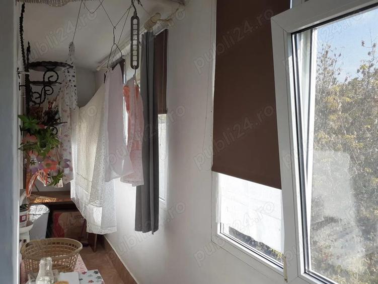 Vanzare Apart. 2 cam. cf.1 dec.,et.4, spraf.utila 50.45, balcon de 7.ml, str. Randunicii Zona Obor - 18