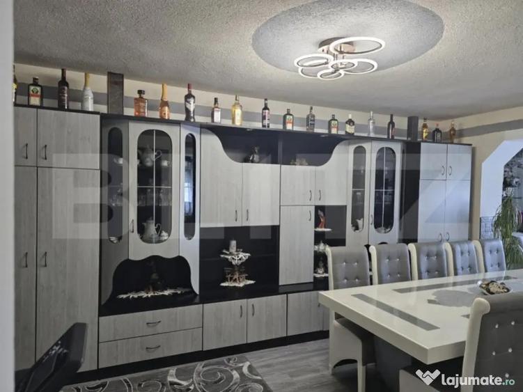 Apartament de vanzare, cu 3 camere, 81.,6 mp, zona Closca - 1