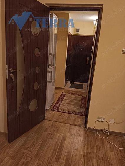 Confort ?i acces facil: garsoniera spa?ioasa la parter, zona Robea - 2