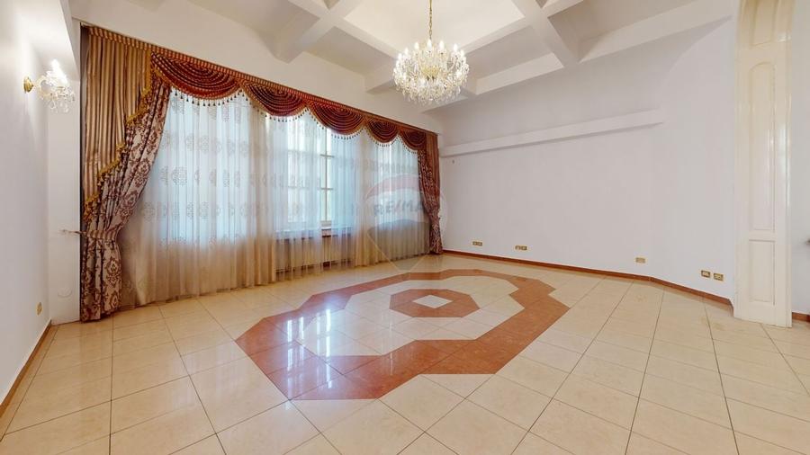 Spatiu deosebit | Destinatie mixta | Locuri parcare | 13 Septembrie - 3