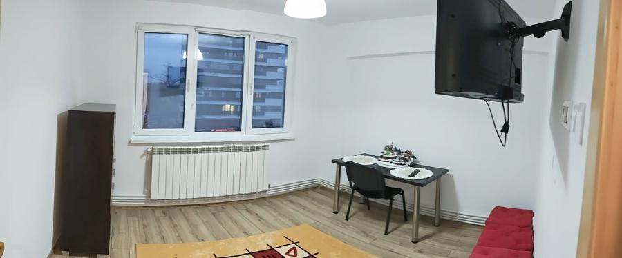 Apartament de închiriat cu 3 camere - cartier Tiglina 2 - 4