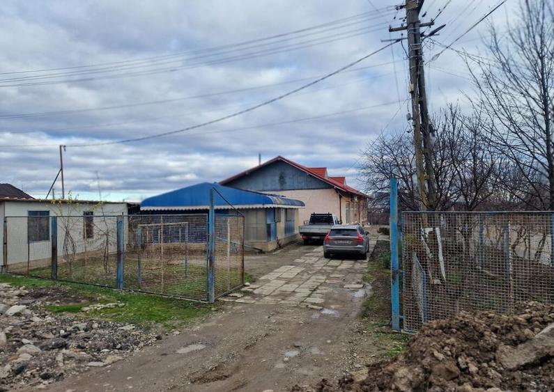 Se ofera spre vanzare / inchiriere cladire cu spa?iu... - 34