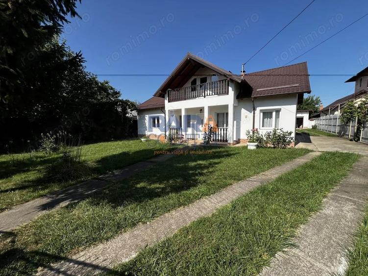 Casa 2015 - 4 dormitoare, 2 bai, 2 bucatarii - 2