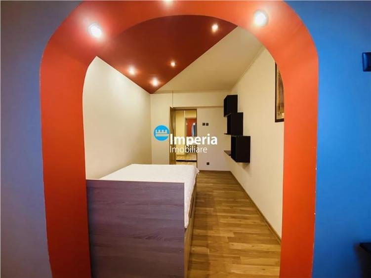 Inchiriez apartament 3 camere D, zona Centru - Independentei - 6