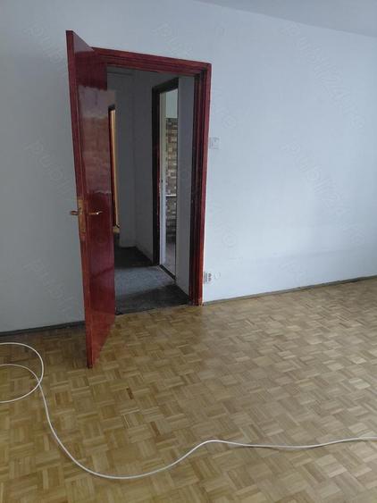 Inchiriez apartament cu 2 camere , situat in spatele Facultatii de Drept - 1
