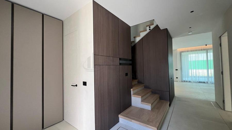 REV2004667 Vile de Lux l Pipera - 9