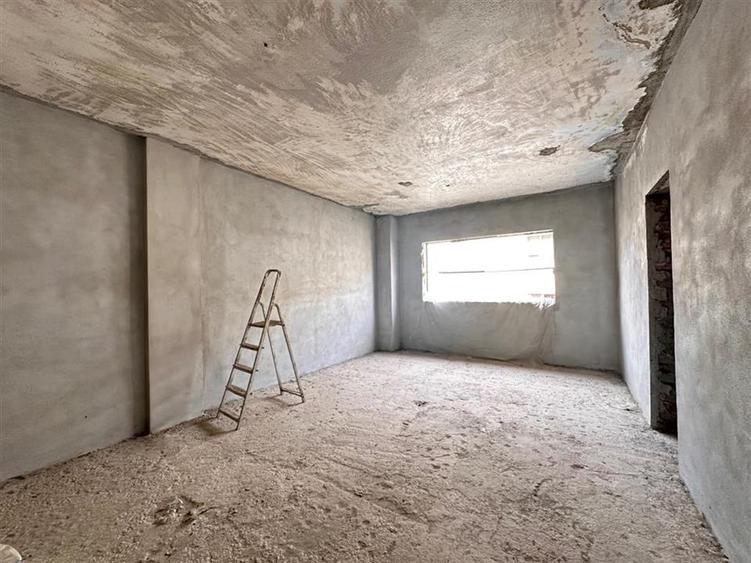 Vanzare imobil CONSOLIDAT pretabil Clinica / Spatii cazare / Birouri / Apartamen - 12