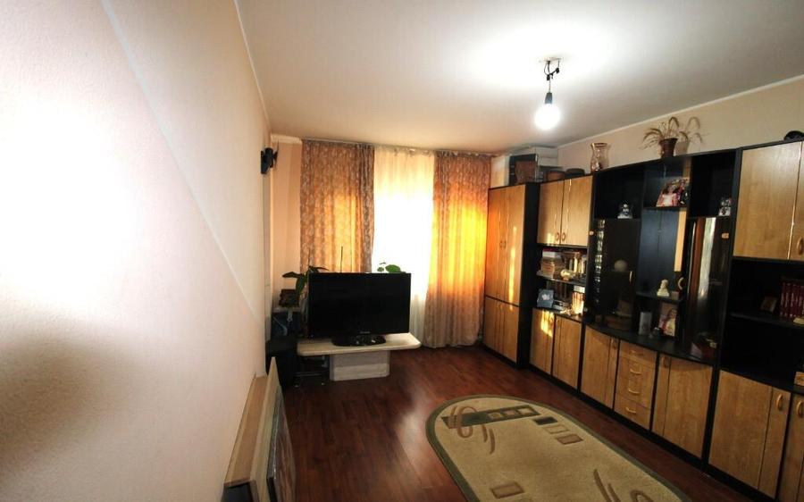 Apartament cu 3 camere, decomandate in Micro 16 - 5