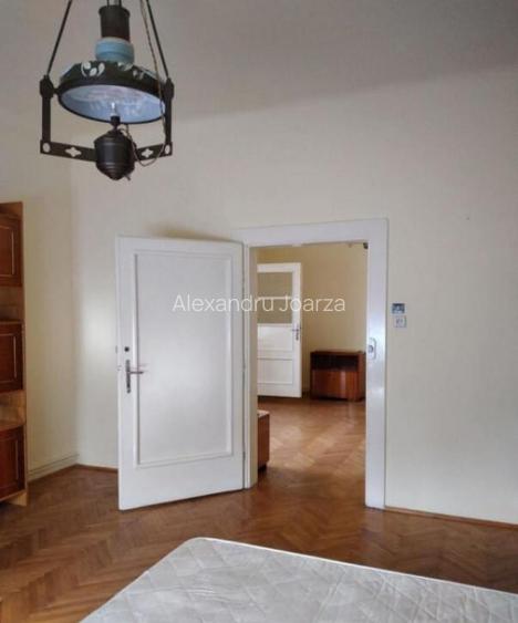 Casa 3 camere singur in curte zona Stefan cel mare (Pet Fri Casa 3 camere singur in curte zona Stefan cel mare (Pet Fri