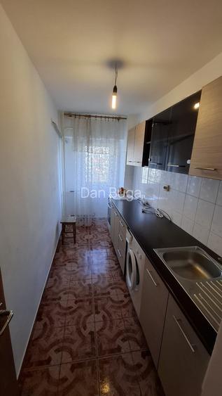 Proaspat zugravita, 40mp, et. 4/8, baie cu geam, complet mobilata si utilata