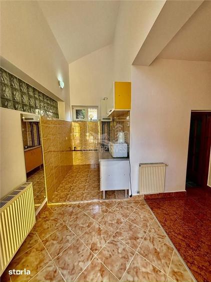 Casă cu 5 camere cu Teren 300 Mp în Calea Dumbrăvii