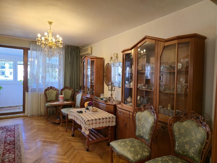 Vanzare Apartament cu 4 Camere Decomandat | 115 MP - Decebal - P-ta Muncii - 2