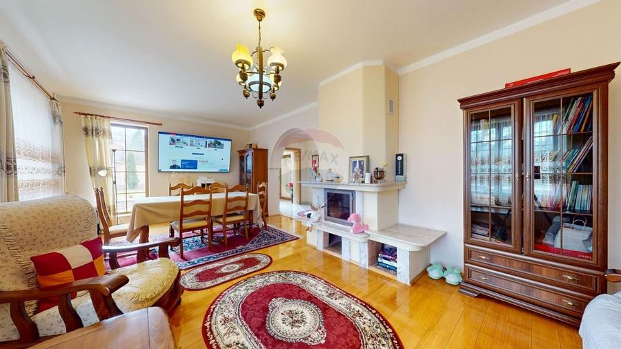 Casă de vânzare Bran Sohodol teren  intravilan 10.331 mp două locuințe - 3