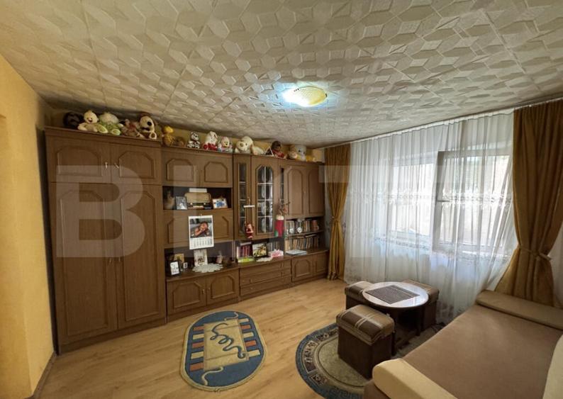 Apartament cu 3 camere, 45 mp, zona 23 August - 4