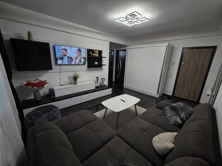 Vind Apartament-- Faleza Nord Pescarilor22(Particular) - 2