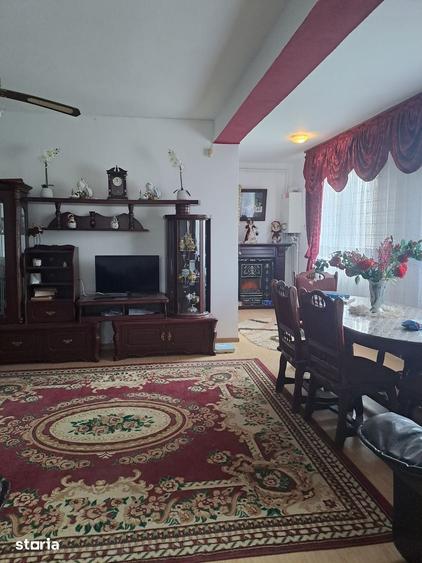 Casă cu 4 camere cu Teren 800 Mp în Stâlpeni