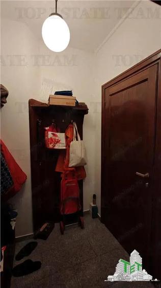 Apartament de 3 camere ultracentral, 2 intrari, lift cu acces privat, pod pentru depozitare, central - 14