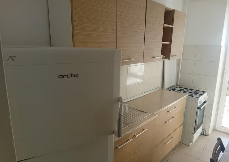 Apartament 2 Camere CENTRAL 48mp etaj 3 semimobilat centrala termopan - 2