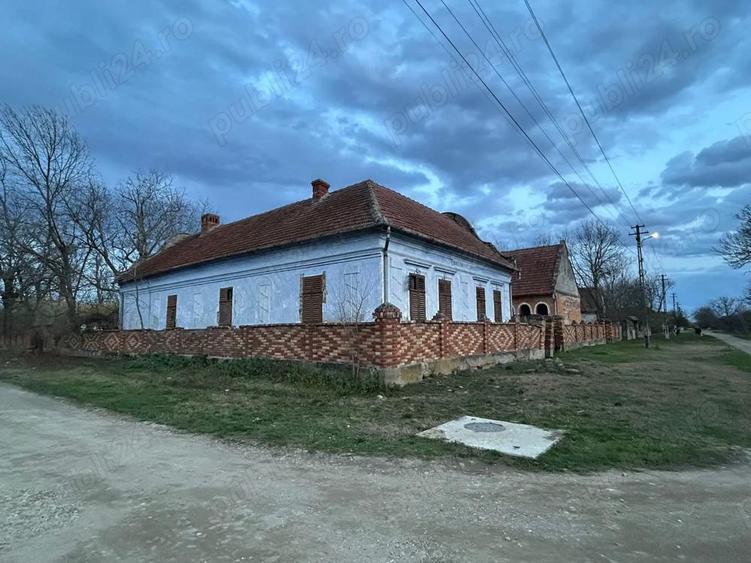 Vand casa cu gradina 3200mp2 - 2